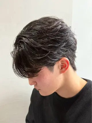 ショート パーマ 吉田吏朱風 曲がる縮毛矯正のヘアスタイル