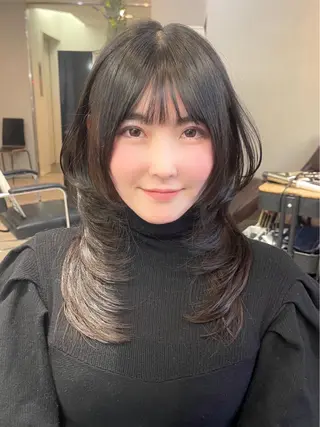 ミディアム カラー YUSUKE レイヤーカットカラーのヘアスタイル
