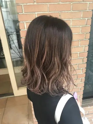 ミディアム カラー パーマ ヘアアレンジ メンズ キッズ ネイル マツエク・マツパ サロンドミルク 渋谷高比良のヘアスタイル