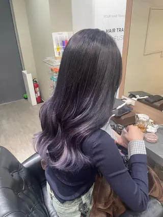 ロング RIEブリーチ& エクステ特化型のヘアスタイル