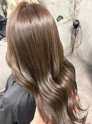 セミロング カラー お任せヘア☘️☘️ 及川渚のヘアスタイル