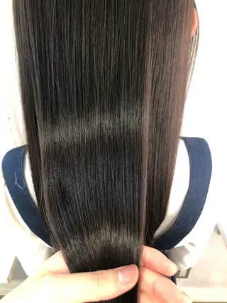 ロング 横瀬 稀のヘアスタイル