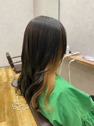 ロング レイヤーカット・透明 感カラー✨️春山栞菜のヘアスタイル