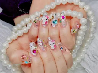ネイル 🦋 Queenieのネイルデザイン