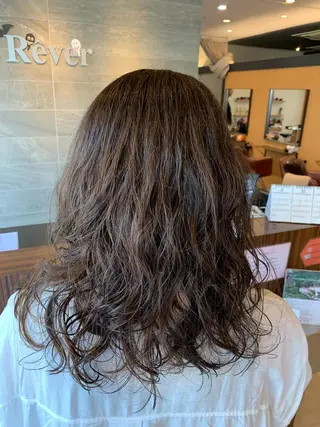 ロング カラー パーマ コンドウ サラのヘアスタイル