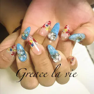 ロング カラー パーマ ヘアアレンジ ネイル マツエク・マツパ Greace  la vieのネイルデザイン