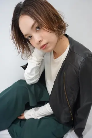 ミディアム 柔らかな縮毛矯正 透明感カラー💫のヘアスタイル