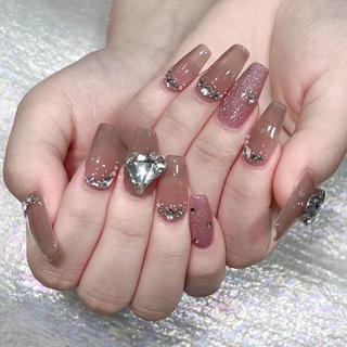 ネイル Queens テイのネイルデザイン