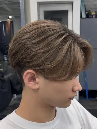メンズ 梅田/センターパート 山下学偉のヘアスタイル