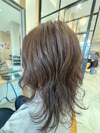 セミロング カラー かわにし ゆきのヘアスタイル