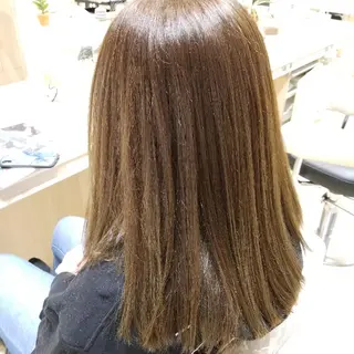 セミロング カラー 山内 佐江子のヘアスタイル