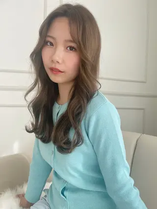 ロング fuwari 美白ショコラカラーのヘアスタイル