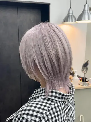 ミディアム カラー イツク ⚡️ ルーツ/ハイトーンのヘアスタイル