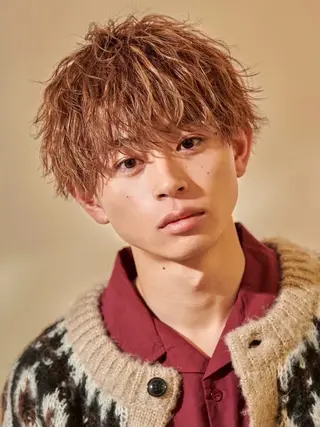 ショート カラー パーマ メンズ 渡部 武瑠のヘアスタイル