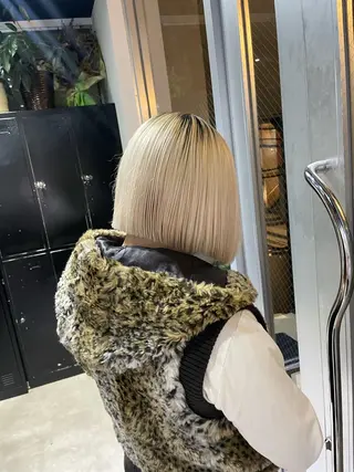 ミディアム ミルクティーベージュ ブリーチ🖤サヤカのヘアスタイル
