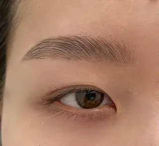 アイブロウ THINK EYE スタッフのマツエク・マツパデザイン