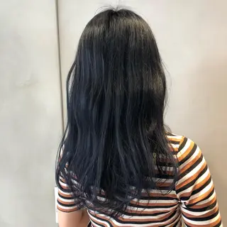 ロング カラー 荒木 依莉亜のヘアスタイル
