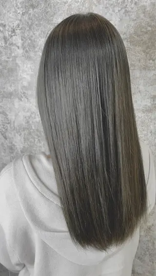 セミロング カラー 内山 京耶のヘアスタイル