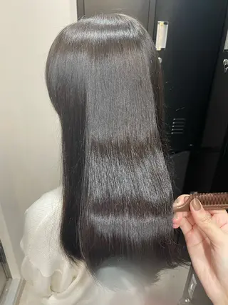 セミロング カラー しゅり Flag hairのヘアスタイル