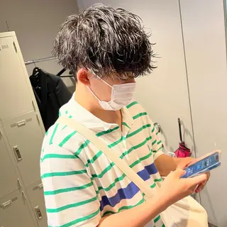 ショート カラー パーマ メンズ メンズパーマ特化 TAIGAのヘアスタイル