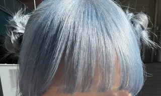 ミディアム カラー ハイトーン💗ピンク 🛼カラフル🍀のヘアスタイル
