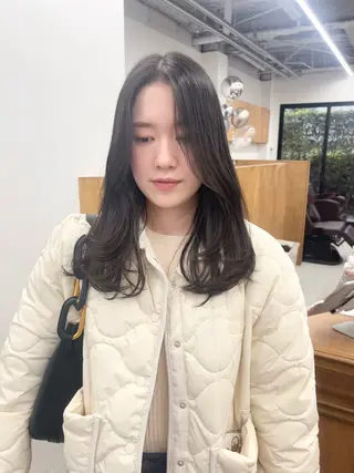 セミロング カラー ヘアアレンジ ena/ブリーチなし 透明感・レイヤー🎀のヘアスタイル