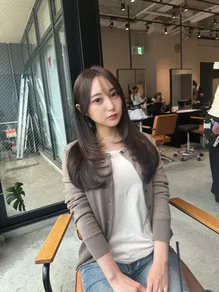 ロング カラー 韓国レイヤーカット 透明感カラー冨田那樹のヘアスタイル