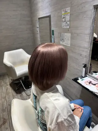 カラー 🦊センターパート/ ハイトーンりょう🦊のヘアスタイル