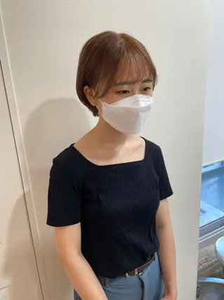 ショート カラー MIOベージュカラー 柔らかいカラーのヘアスタイル