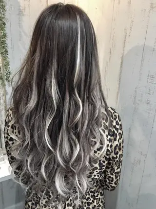 ロング カラー パーマ 大阪レミーエクステ チビ編み込みのヘアスタイル