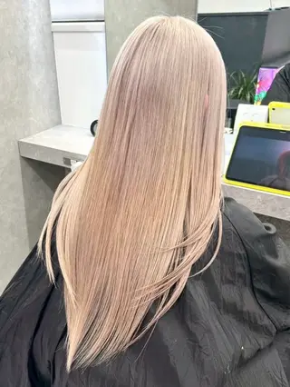 ロング カラー ハイトーン🪼派手髪 mahoのヘアスタイル