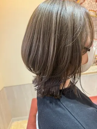 ミディアム 小倉 沙織のヘアスタイル