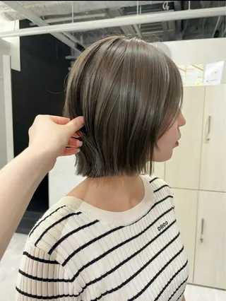 ミディアム 梅田♡顔周りレイヤー /透明感カラー/未来のヘアスタイル