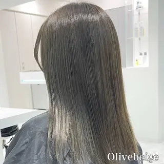 セミロング カラー ヘアアレンジ 🫧モテる💗ダメー ジレスハイトーン🫧のヘアスタイル