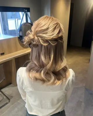 セミロング ヘアアレンジ juve.大分/ 秋月ひとはのヘアスタイル