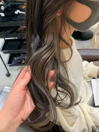 ロング 品川 美和のヘアスタイル