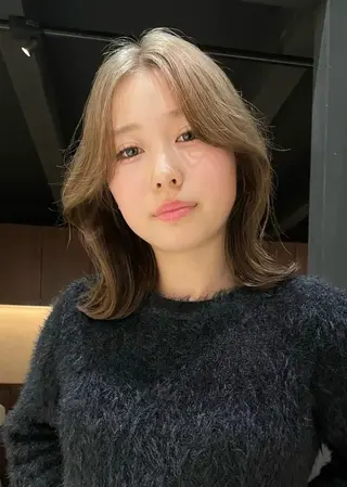 ミディアム 盛れるカットカラー DEAN豊橋店のヘアスタイル