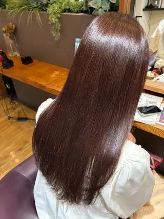ロング カラー 柳内 まゆのヘアスタイル