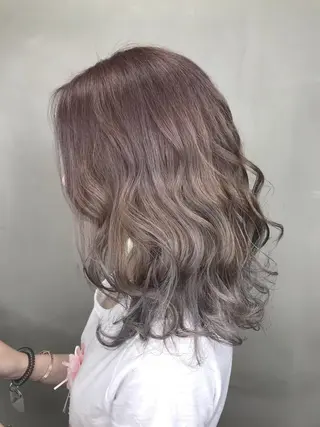 セミロング カラー 【透明感、艶髪】西村 有司のヘアスタイル