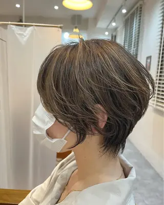 ショート カラー 襟足でお悩みの方✂︎ くびれ職人ハシモトのヘアスタイル