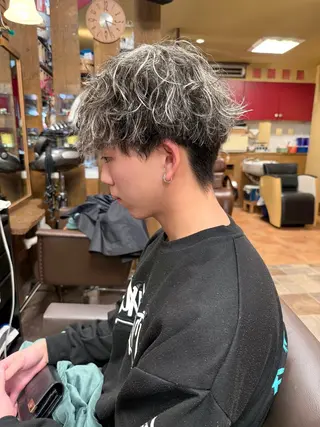 ショート 東 寛道のヘアスタイル