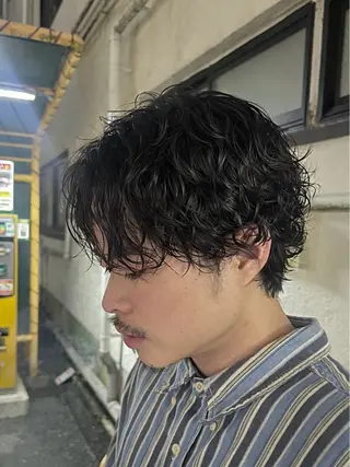 ミディアム パーマ メンズ 🇺🇸サーフカール 🇺🇸ケンシロウのヘアスタイル