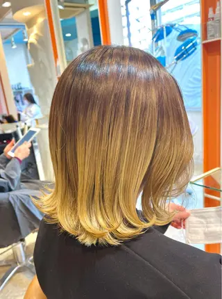 ミディアム うしだ かおるのヘアスタイル