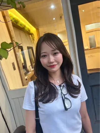 ロング ハイトーンベージュ /舘山優羽のヘアスタイル