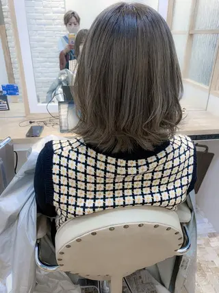 ミディアム カラー Luxbe hakataのヘアスタイル