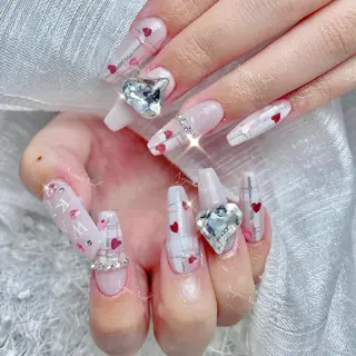 ネイル 🦋 Queenieのネイルデザイン