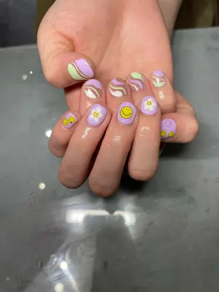 ネイル LAVISH 大和店 🤱子連れ大歓迎のネイルデザイン