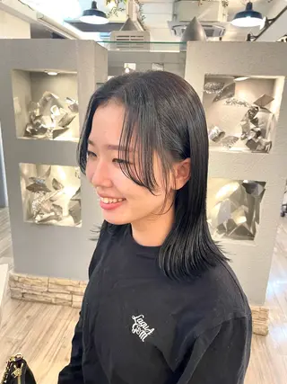 ミディアム カラー VISAGE ba.sk 金子詩帆のヘアスタイル
