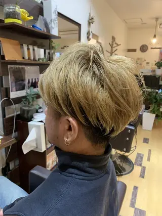 カラー ショート サトウ シューイチのヘアスタイル
