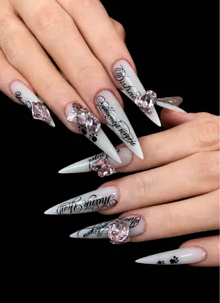 ネイル Royal Nailのネイルデザイン